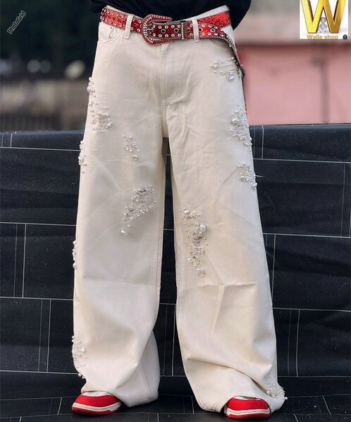 Jean large brodé perlé