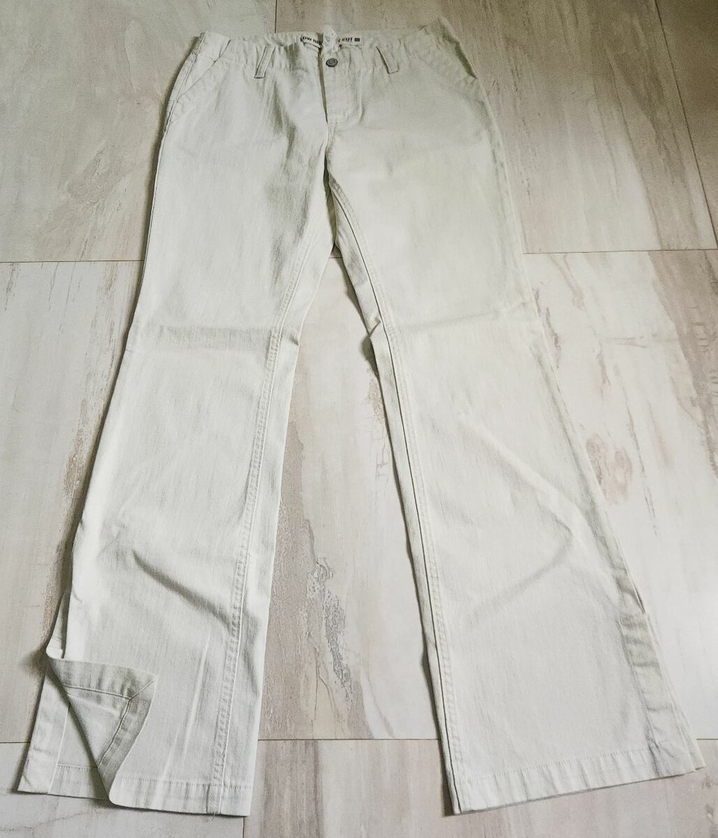 Gap Low Rise Boot Cut Jeans With Side Slit