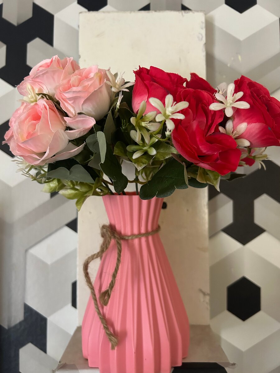 7 Élégant vase floral + roses