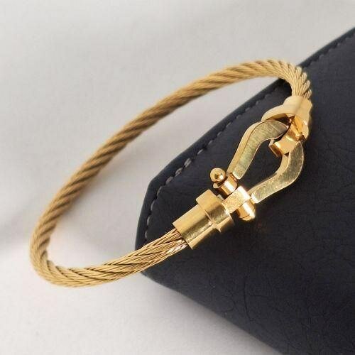 Bracelet câble doré élégant