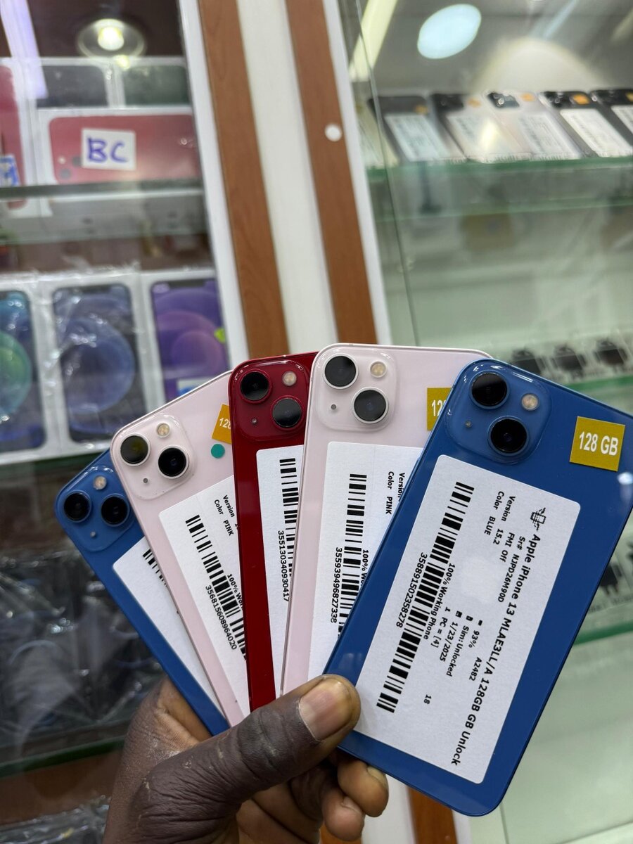 iPhone 13 simple 128Giga quasi neuf