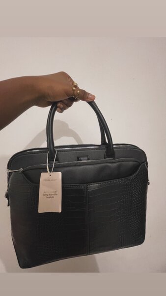 Sacoche d'affaires en cuir noir