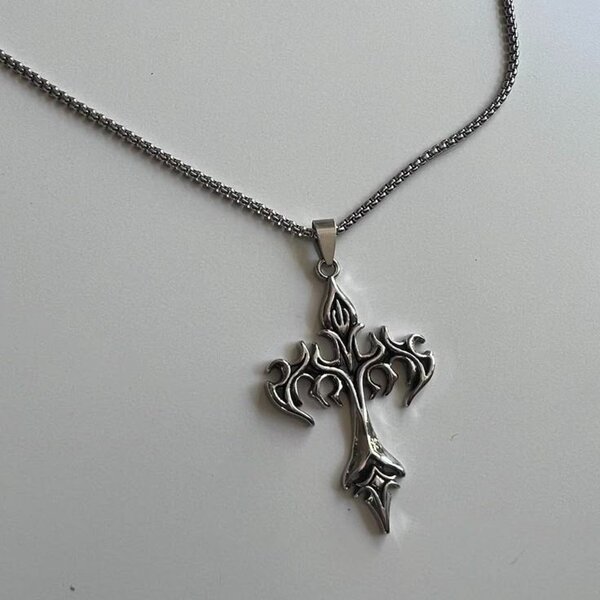 Collier Croix Gothique
