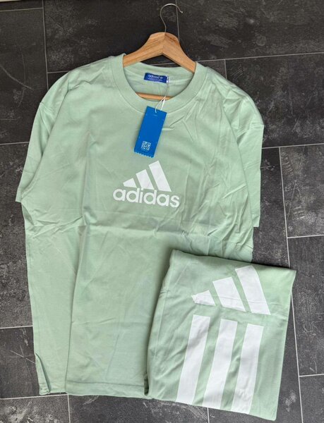 T-shirt Adidas verte logo