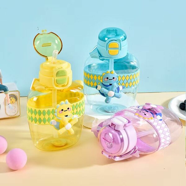 Bouteille d'eau colorée enfants