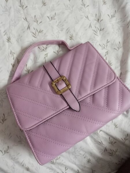 Sac à main matelassé violet