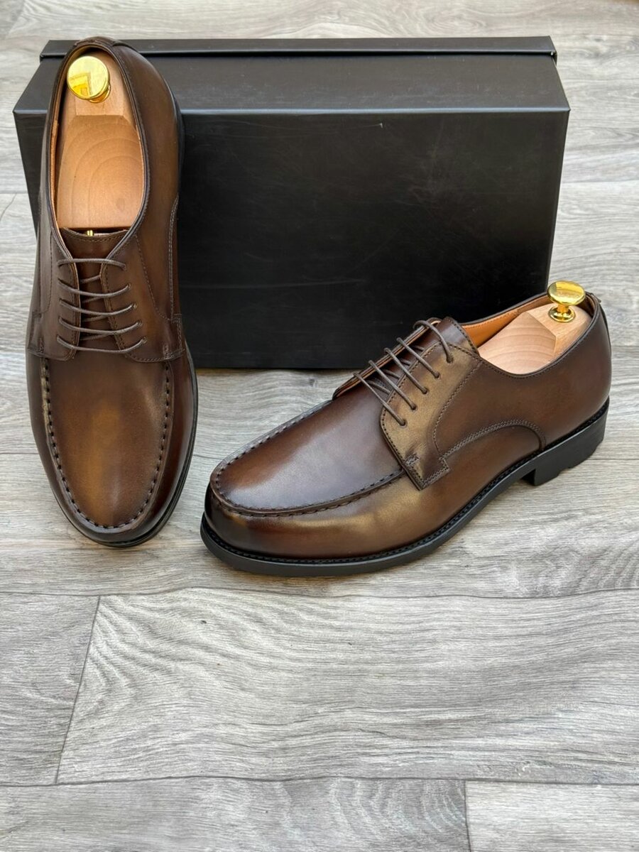 Chaussures Derby en cuir brun