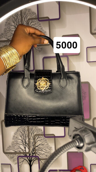 Sac à main élégant noir