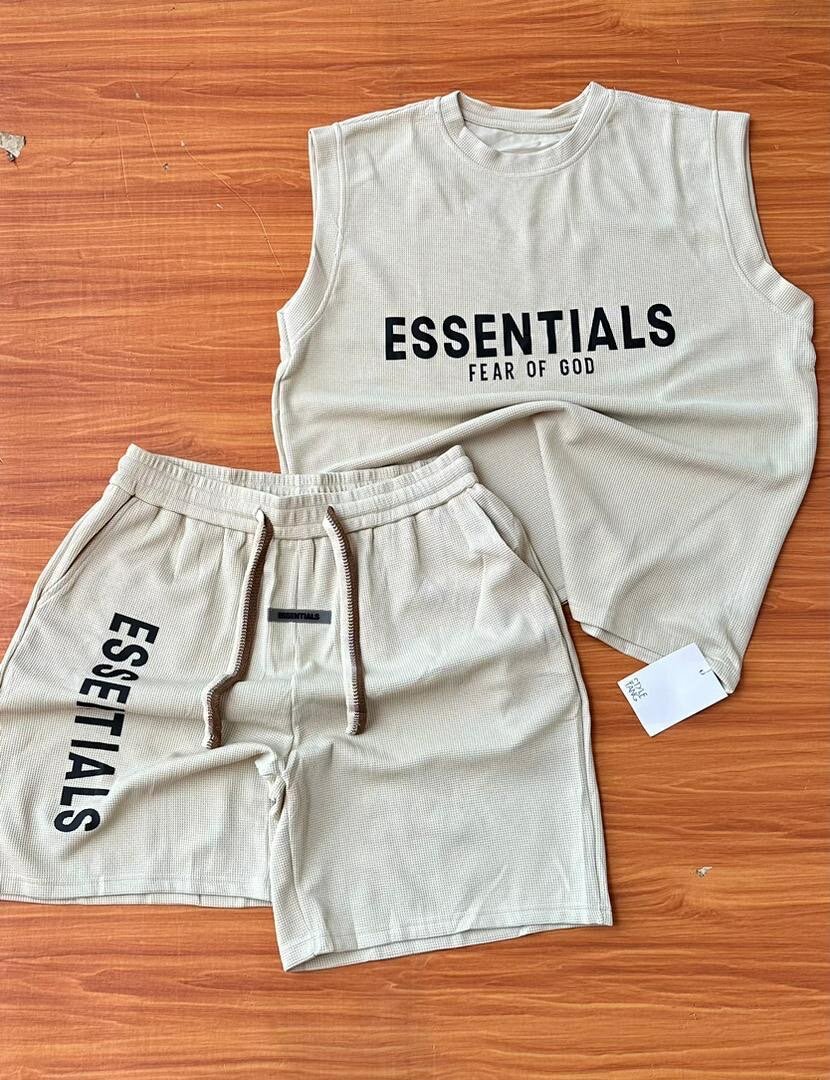 ESSENTIALS TOP AND DOWN