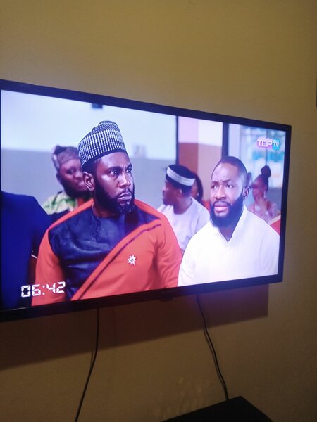 Skyworth 32" LED Digital satellite TV