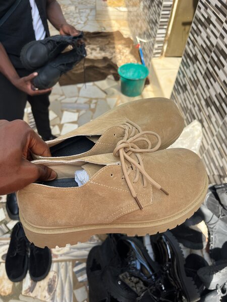 Chaussures en cuir robustes