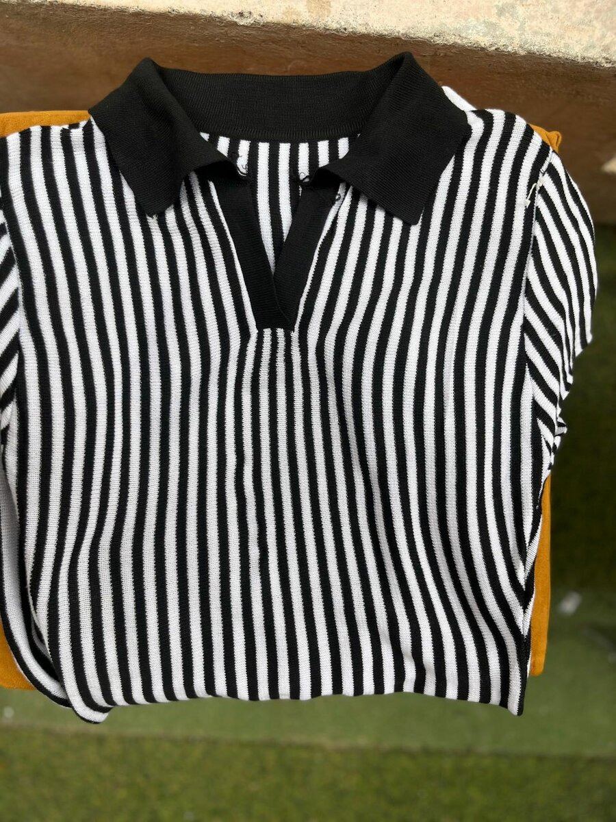 Robe rayée noire et blanche