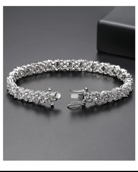 Full Shiny zirconia Inlaid Bracelet Elegant Luxury Style