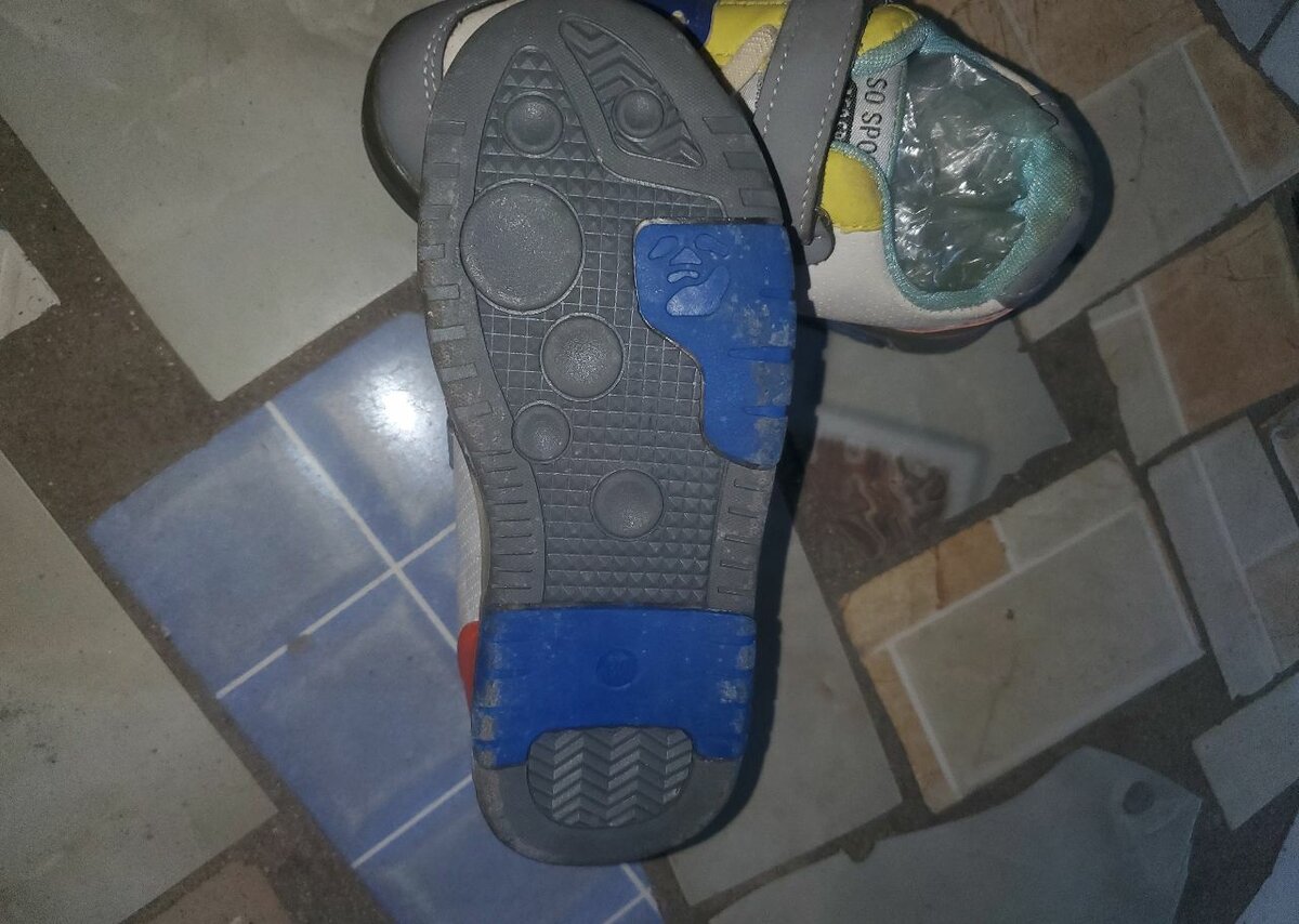 Super Chaussure sport enfant T-  30