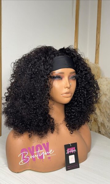 Perruque bouclée noire BXOV