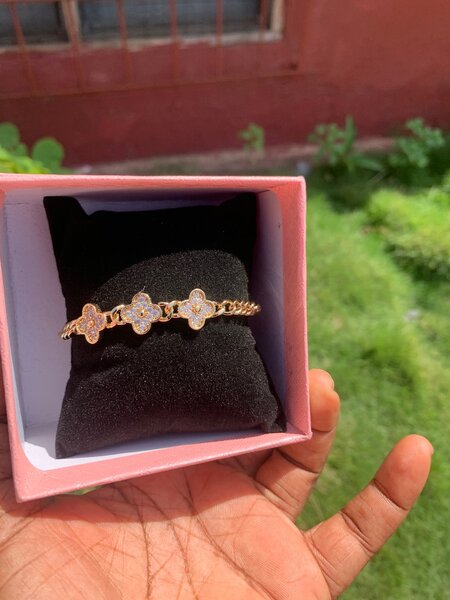 Pearl Clover Bracelet