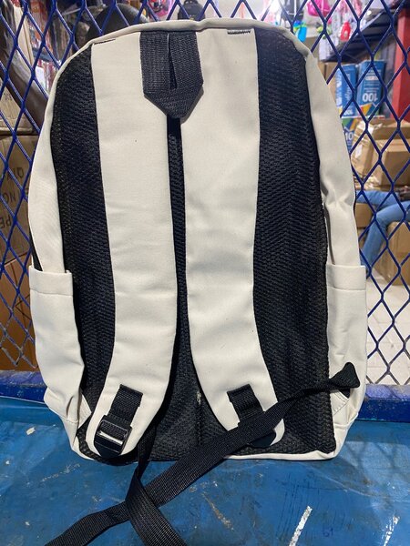 Sac à dos beige élégant