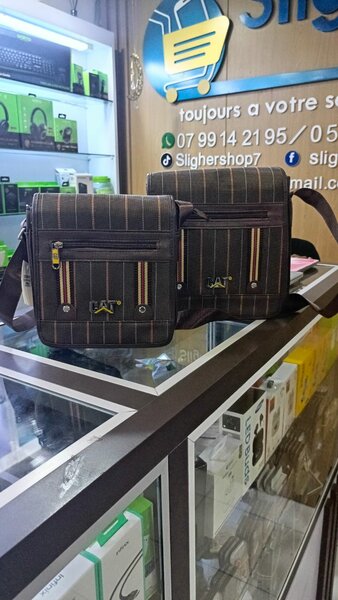 Sacoche bandoulière homme élégante