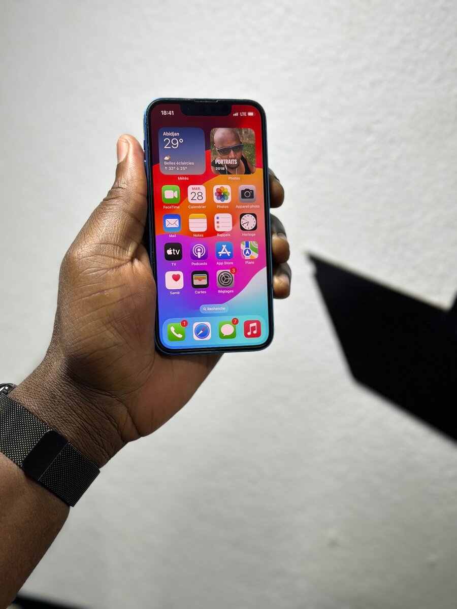 iPhone 13 mini 128Go avec le carton