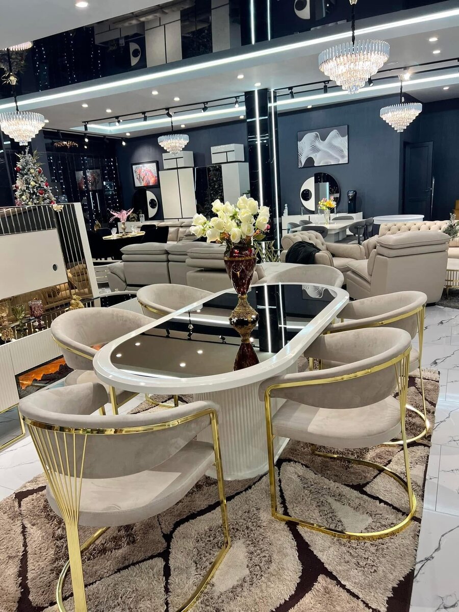 Table à manger moderne élégante