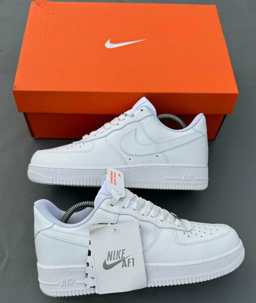 Baskets blanches classiques Nike