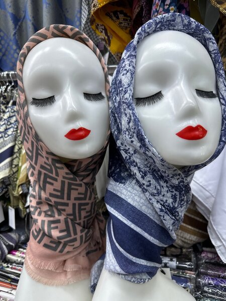 Платки под брендам Dior Fendi