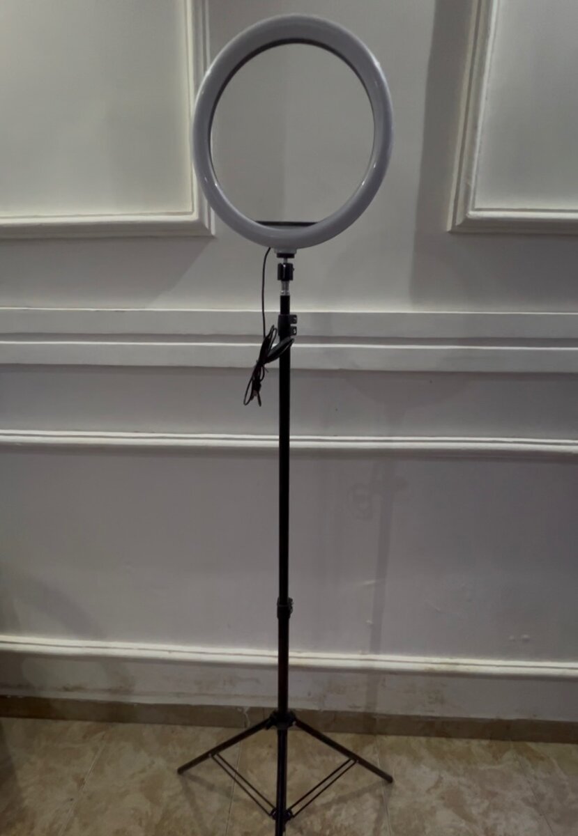 12 ring light with tripod
