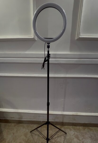 12 ring light with tripod