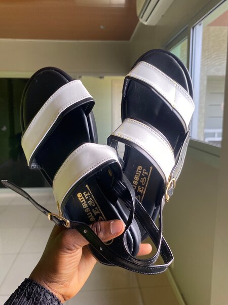 Sandales en cuir pour femme