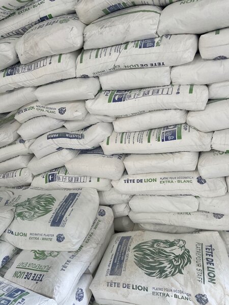 Platre et colle à carreaux