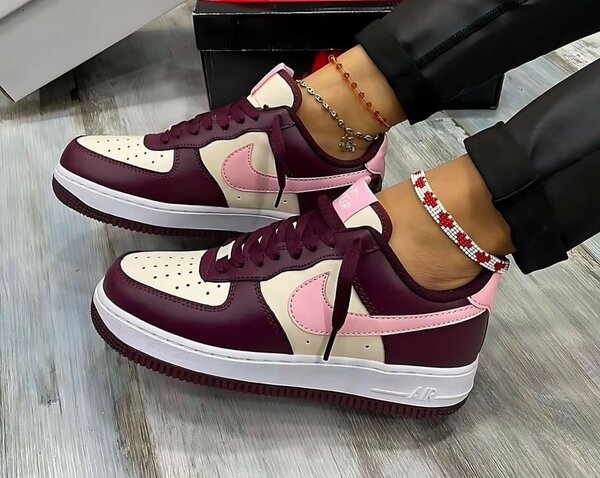 NIKE AIRFORCE CLASSIC