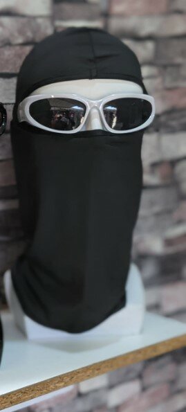 Masks (balaclava or ski masks)