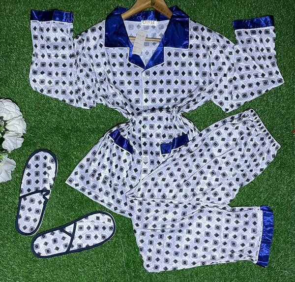Unisex pyjamas with slippers