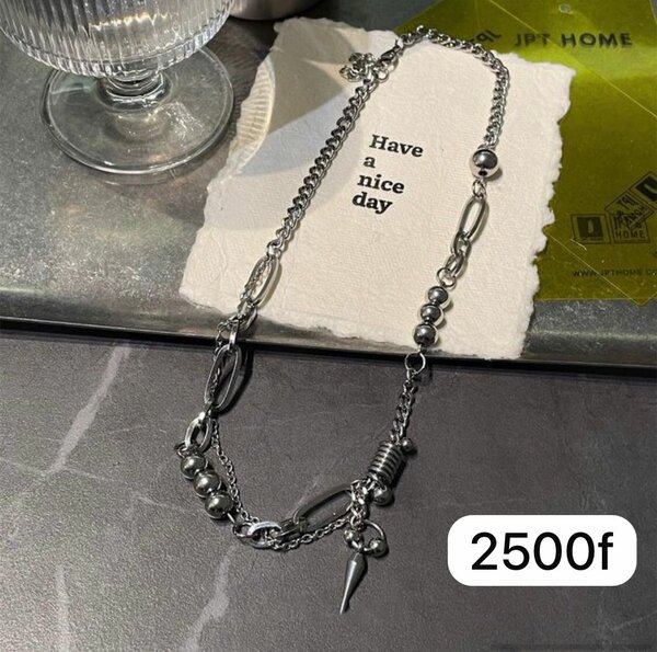 Collier tendance en métal