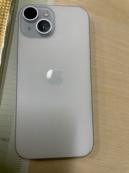 iPhone 15 White