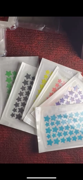 Autocollants étoiles colorés