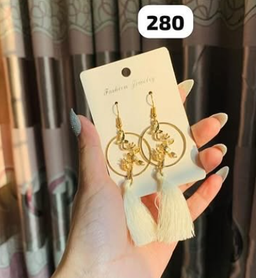 Earrings 