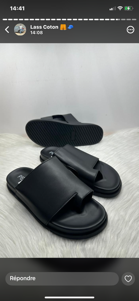 Sandales noires en cuir