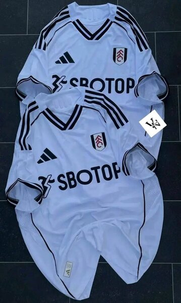 Maillots de football Adidas
