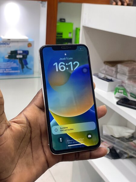 iPhone X 64 Go Argent