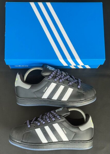 Adidas Sneakers Noir et Blanc