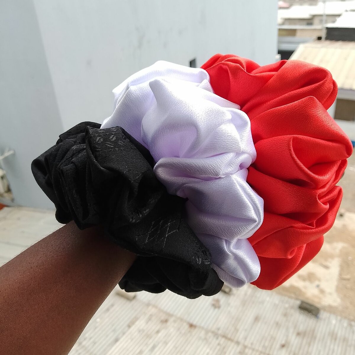 Chouchous cheveux satin colorés