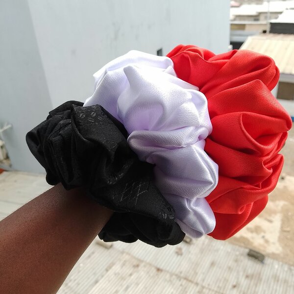 Chouchous cheveux satin colorés