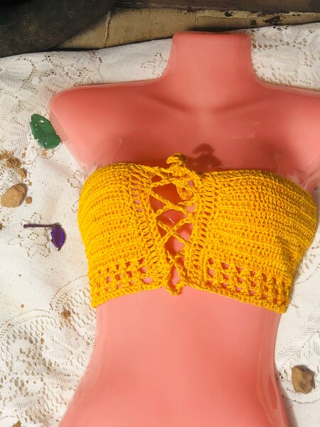 Top crochet jaune pour femme