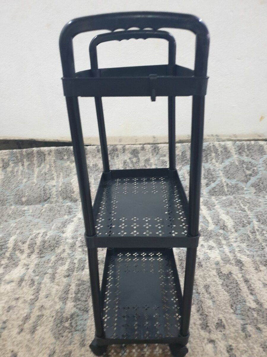 Chariot de rangement à roulettes