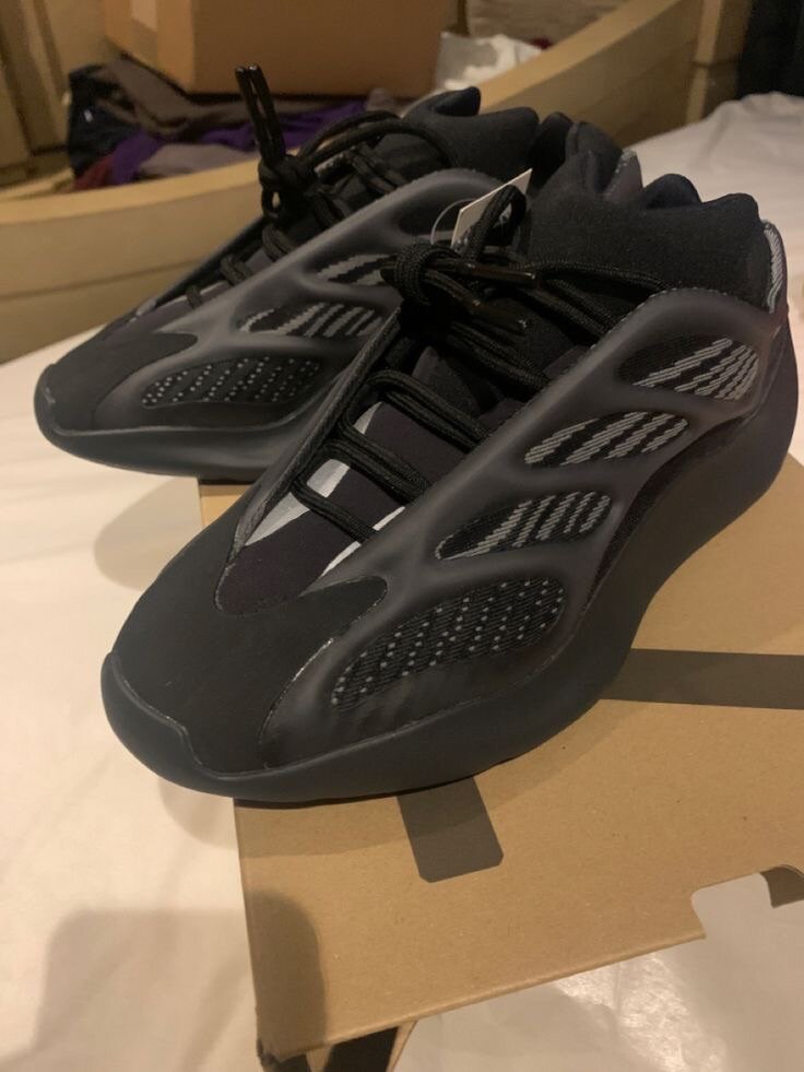 Adidas Yeezy 700 V3