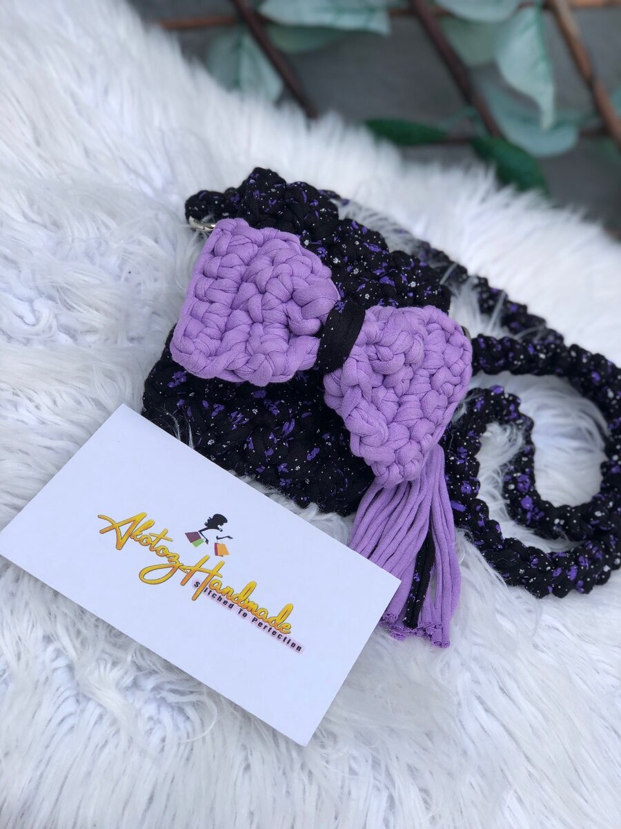 Crochet side bag