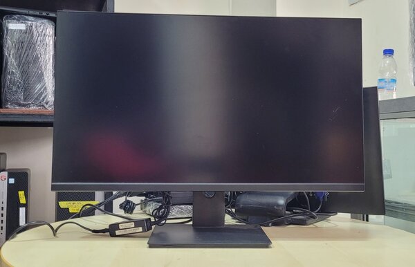 Écran LED 27 pouces 4k