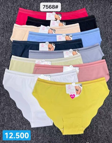 Seamless panties and cotton panties