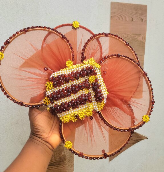 Éventail en perles élégant